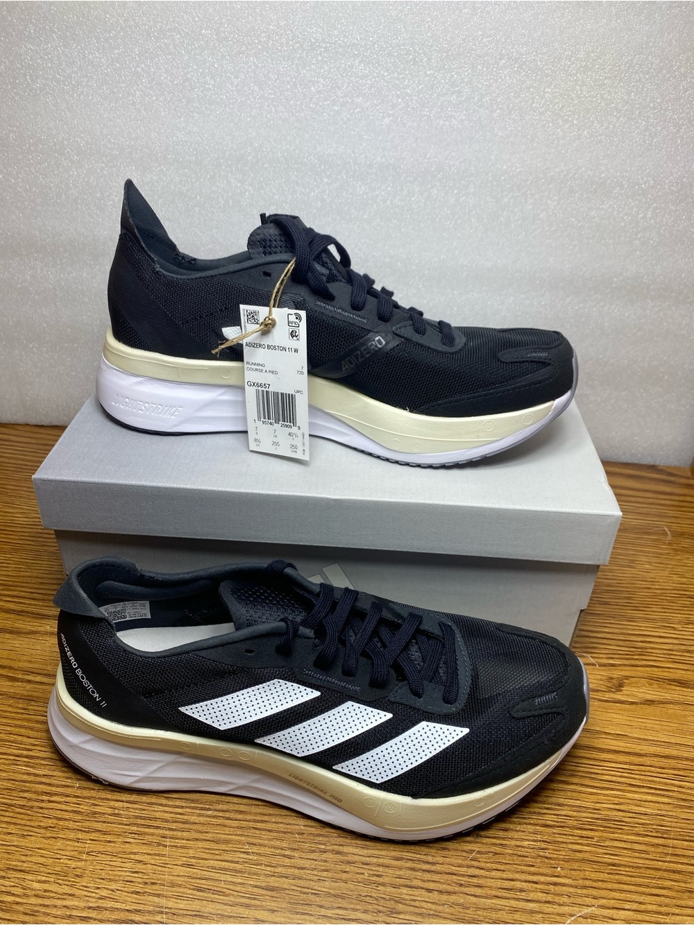Adidas Adizero Boston 11 Women’s Size 8.5 Athletic Running Shoes Black White New